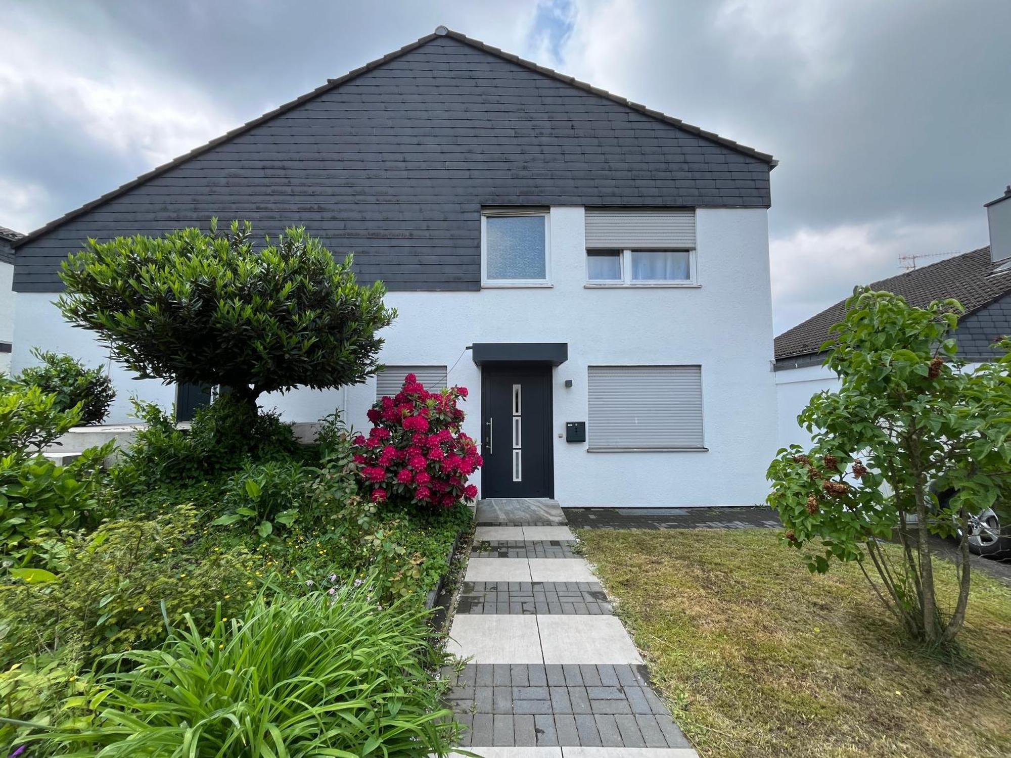 Apartment Serene Meadows Solingen